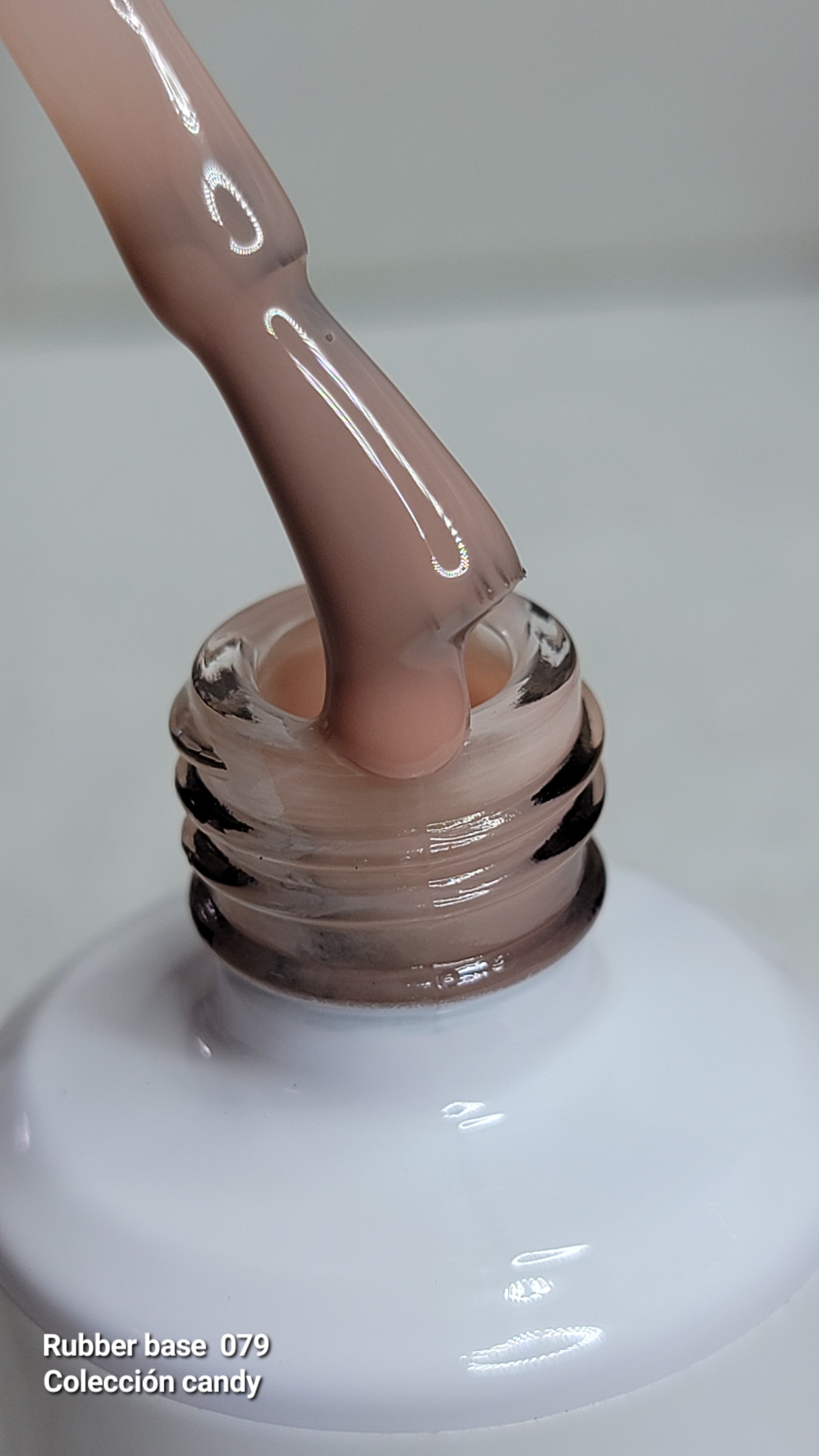 Rubber base 079
